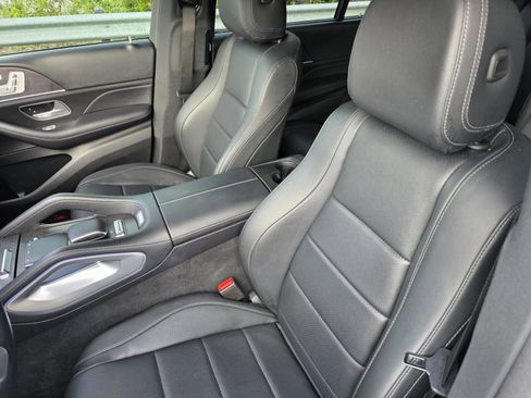 Used 2022 Mercedes-Benz GLS 450 4MATIC image 9