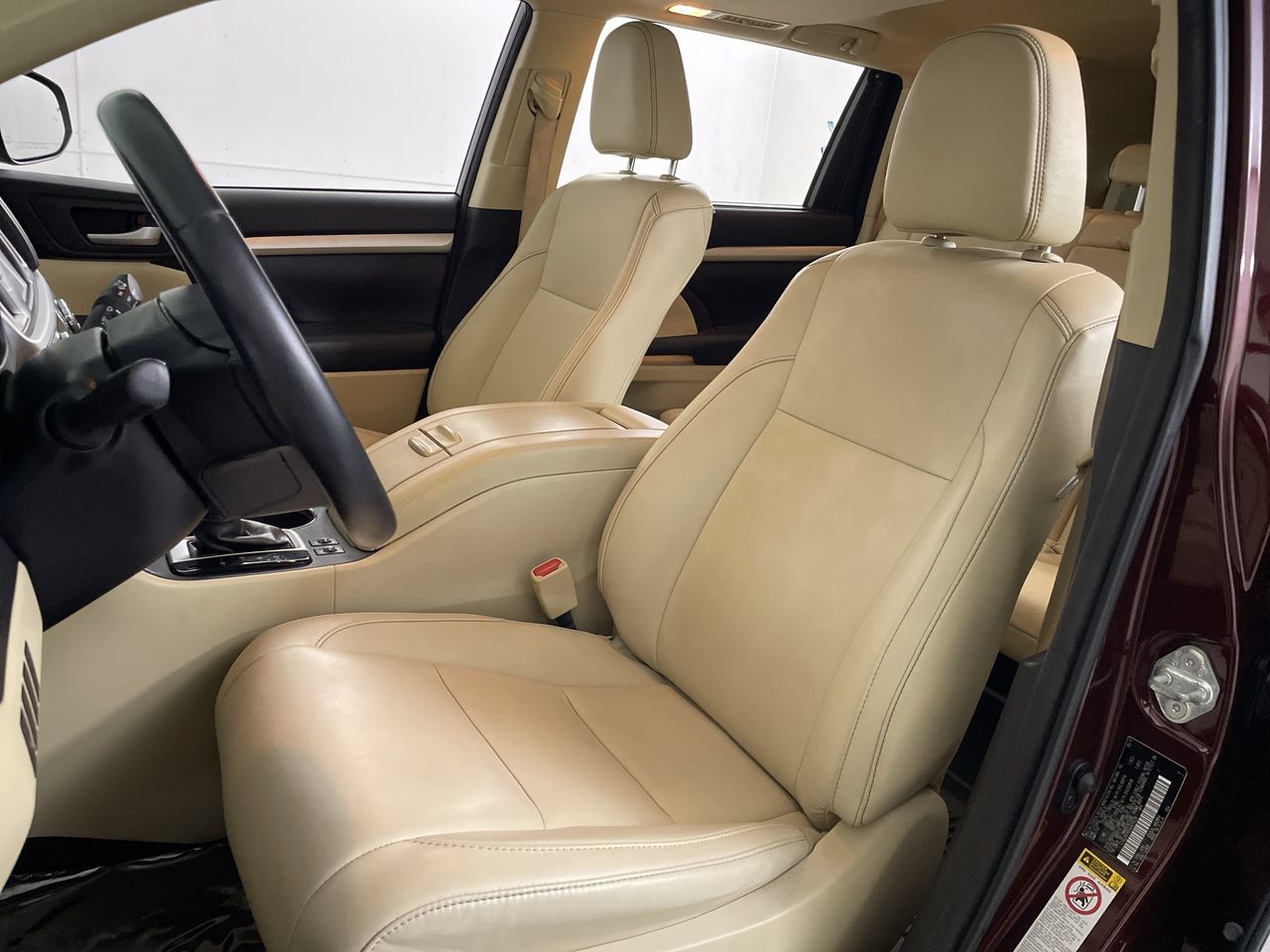 Used 2017 Toyota Highlander XLE AWD/4WD image 12