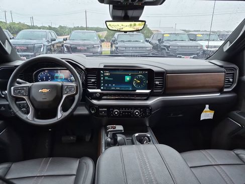 Used 2024 Chevrolet Silverado 1500 High Country w/ High Country Premium Package RWD image 34
