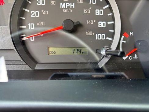 Used 2024 Chevrolet Low Cab Forward image 16