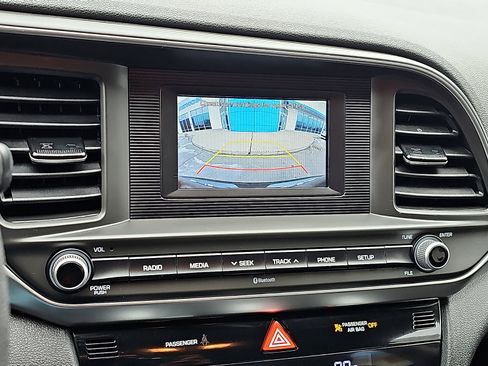 Used 2020 Hyundai Elantra SE w/ Cargo Package (C1) image 17