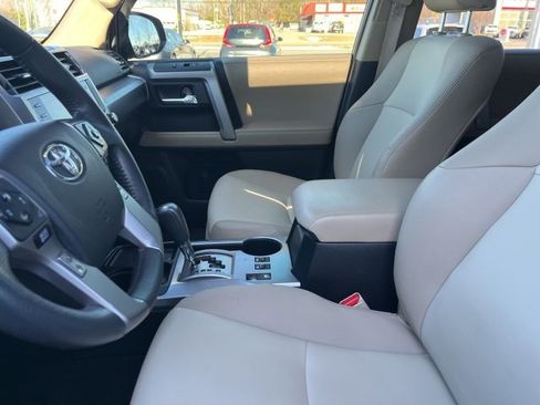 Used 2022 Toyota 4Runner SR5 Premium w/ Moonroof Package image 9