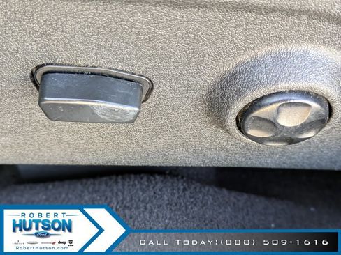 Used 2020 Dodge Journey SE w/ SE Popular Equipment Group image 16