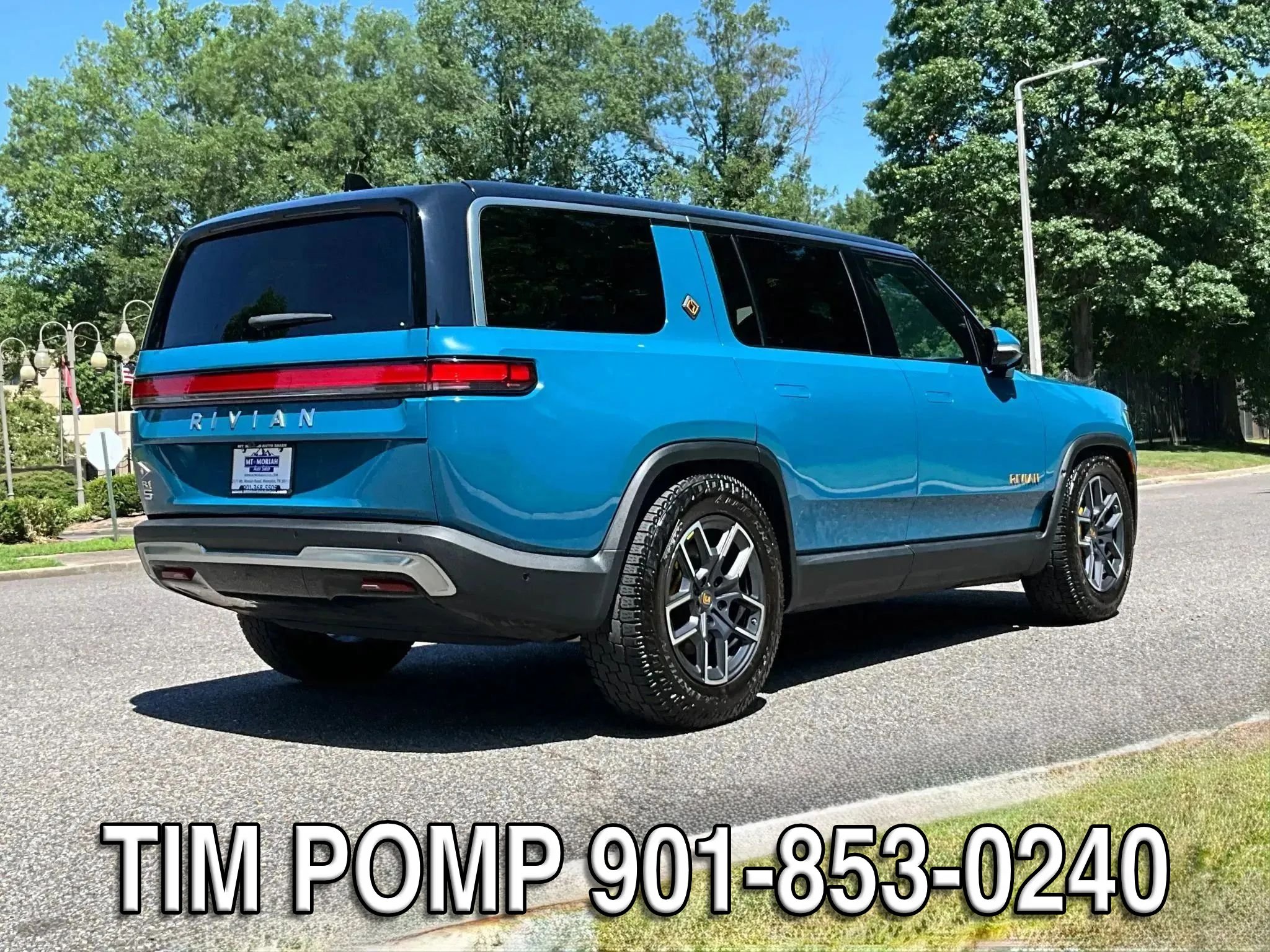 Used 2023 Rivian R1S Adventure Quad AWD/4WD image 6