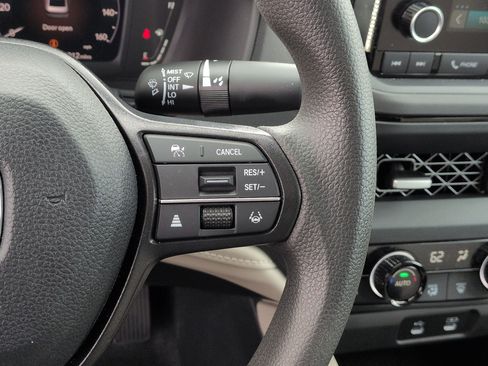 Used 2023 Honda Accord EX image 19