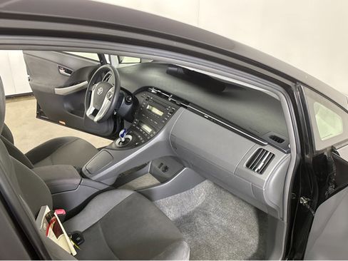 Used 2011 Toyota Prius Two image 38