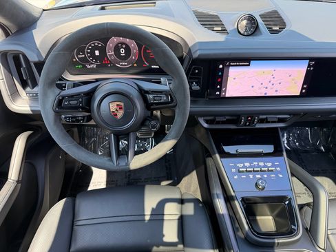 Certified 2025 Porsche Cayenne GTS AWD/4WD image 25