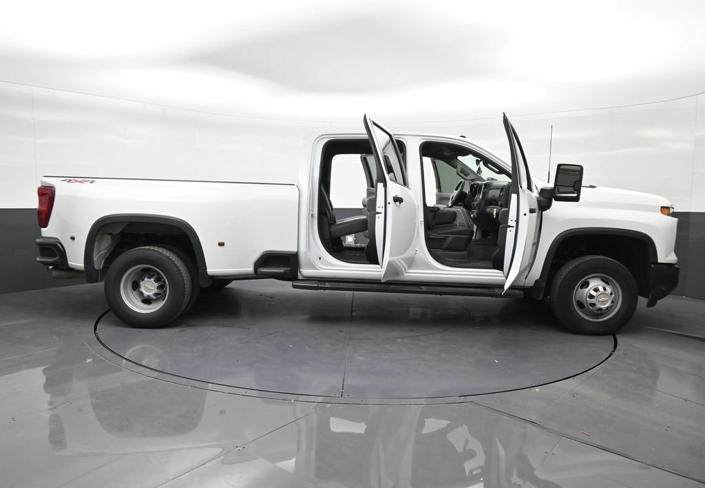 Used 2025 Chevrolet Silverado 3500 W/T AWD/4WD image 28