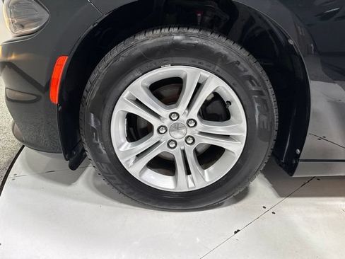Used 2019 Dodge Charger SXT RWD image 6