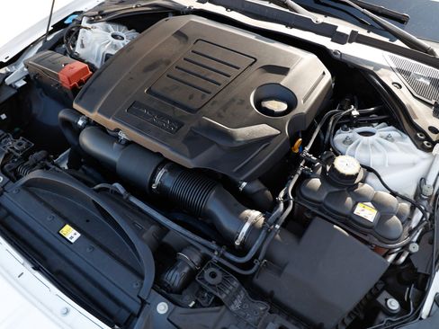 Used 2018 Jaguar XF Prestige image 47