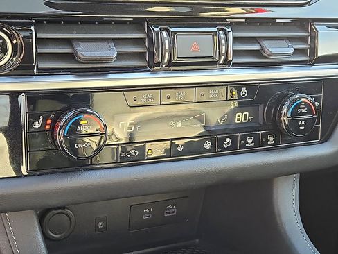 Certified 2023 Nissan Pathfinder SL w/ SL Premium Package image 17