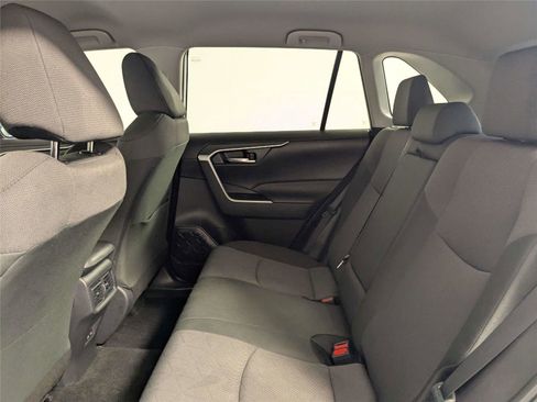 Used 2025 Toyota RAV4 XLE FWD image 34