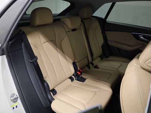 Used 2022 Audi Q8 Prestige w/ Prestige Package image 35