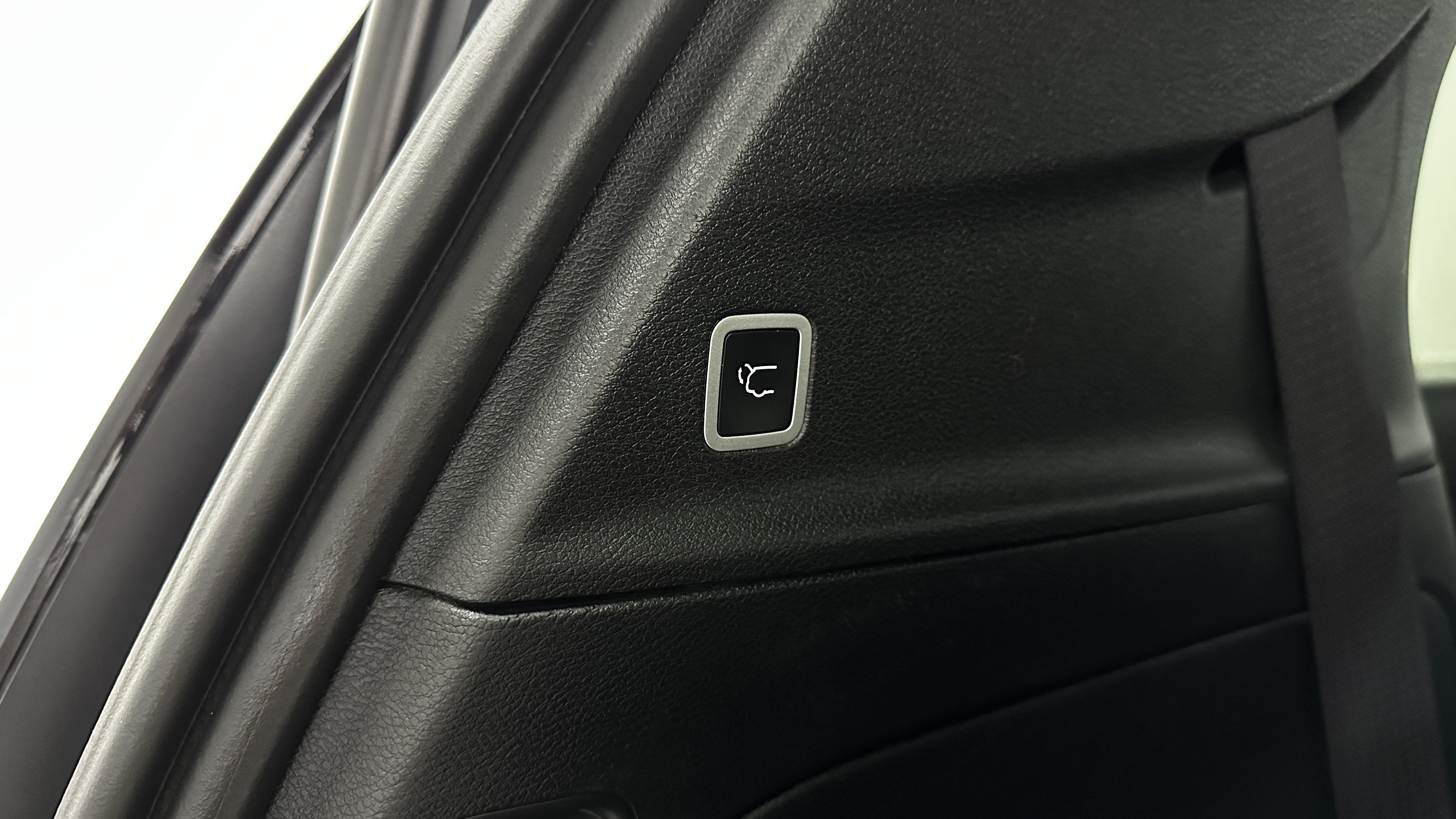 Used 2025 Chrysler Pacifica Select FWD image 32