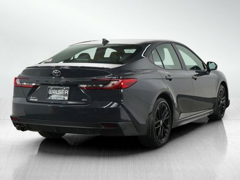 Used 2025 Toyota Camry SE image 5