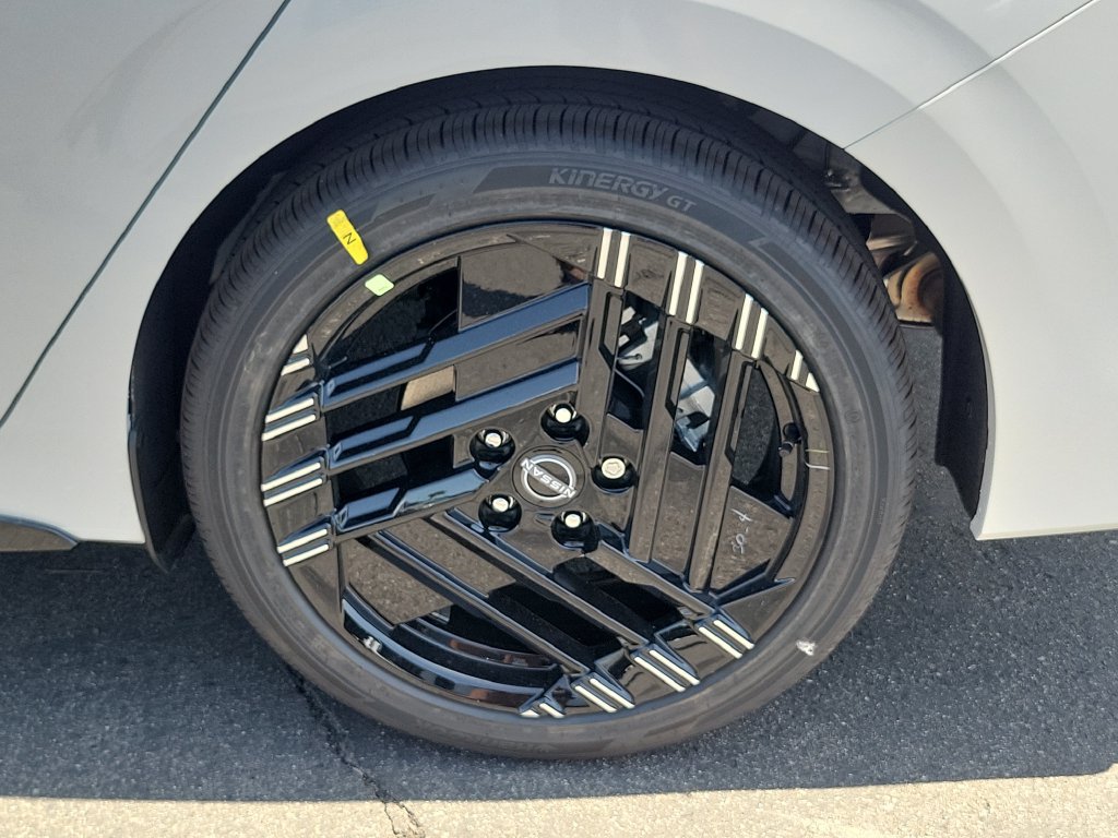 New 2027 Nissan Sentra SR FWD image 5
