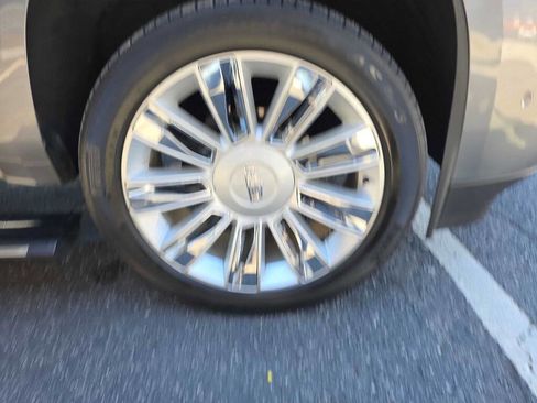 Used 2019 Cadillac Escalade ESV Platinum image 32