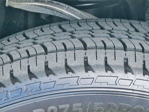 Used 2025 GMC Yukon XL Denali AWD/4WD image 28