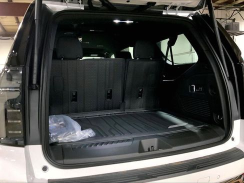 New 2026 Chevrolet Suburban LT w/ Comfort Package AWD/4WD image 5