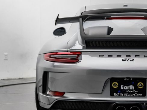Used 2018 Porsche 911 GT3 w/ Sport Chrono Package image 15
