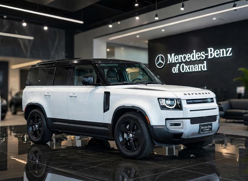 Used 2024 Land Rover Defender 110 X-Dynamic SE AWD/4WD image 1