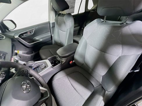 Certified 2025 Toyota RAV4 XLE image 19