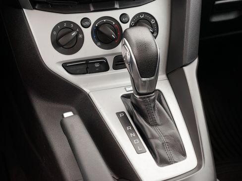 Used 2014 Ford Focus SE w/ SE Winter Package image 24