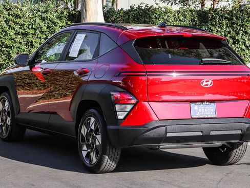 Used 2024 Hyundai Kona SEL FWD image 8
