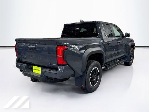 Used 2025 Toyota Tacoma TRD Off-Road AWD/4WD image 5