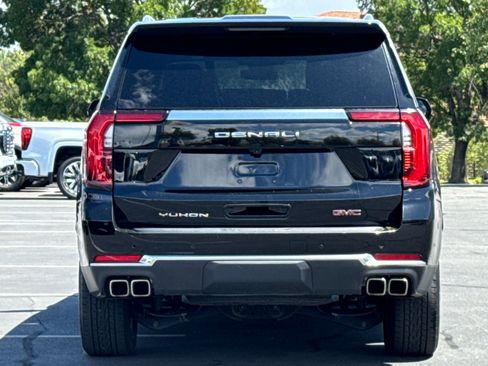 Used 2025 GMC Yukon Denali AWD/4WD image 6
