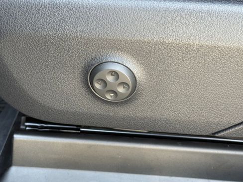 Used 2023 Mercedes-Benz EQS 580 4MATIC SUV image 28