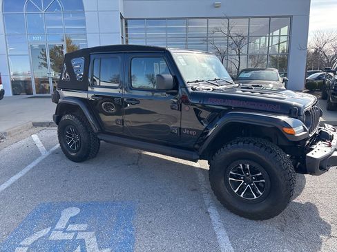 Used 2024 Jeep Wrangler Unlimited Rubicon image 39