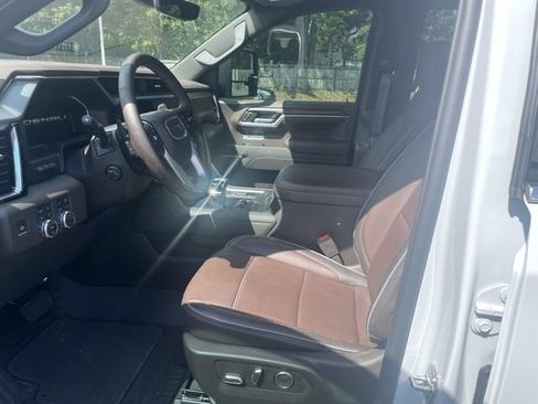 Used 2026 GMC Sierra 1500 Denali w/ Denali Reserve Package AWD/4WD image 14