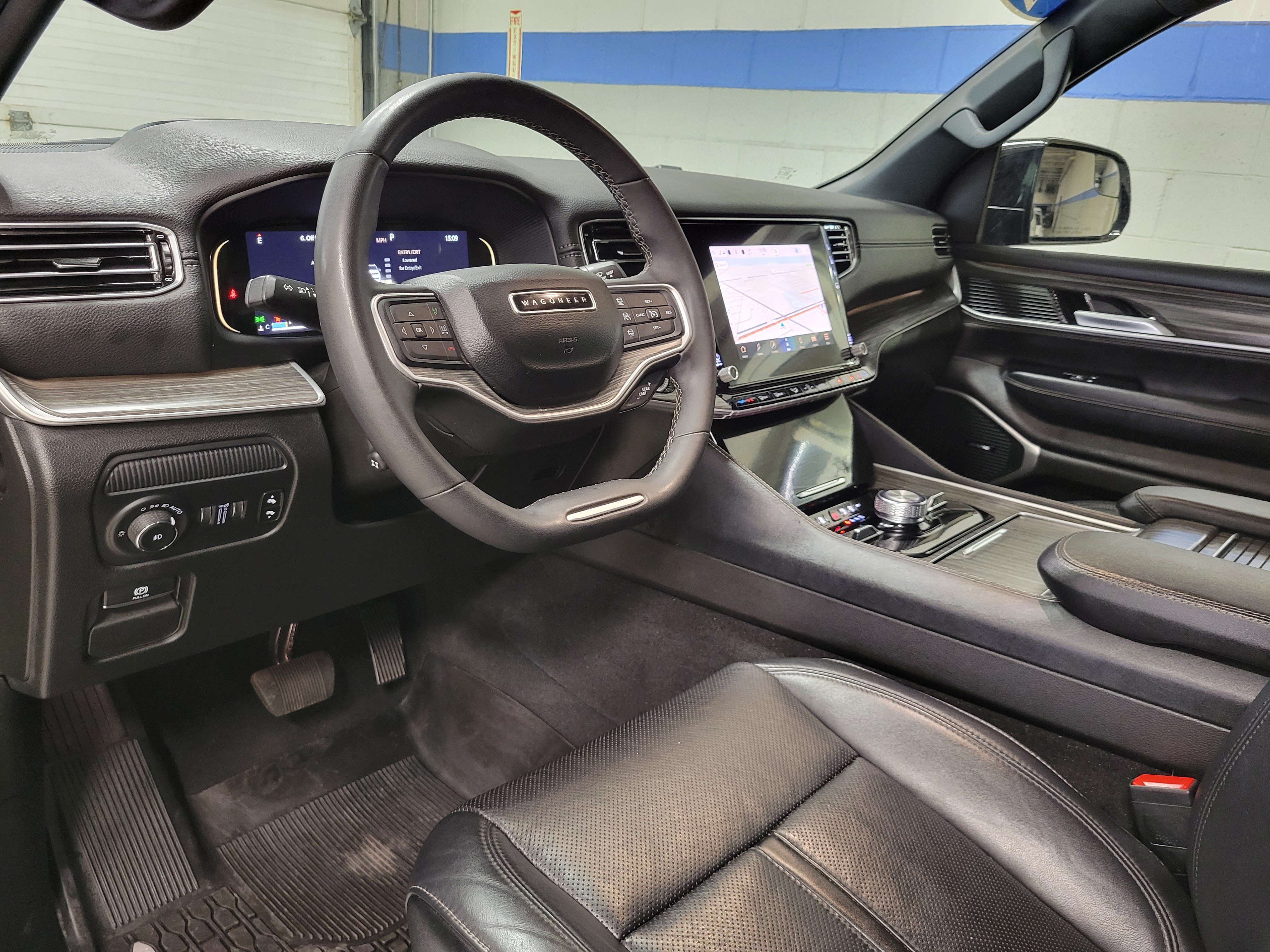 Used 2024 Jeep Wagoneer Series III AWD/4WD image 10