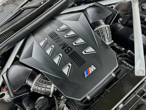 Used 2024 BMW X7 M60i w/ Executive Package image 32