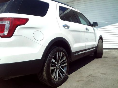 Used 2016 Ford Explorer Platinum AWD/4WD image 6