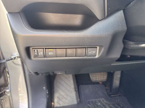 Used 2020 Toyota RAV4 XLE w/ Convenience Package image 8