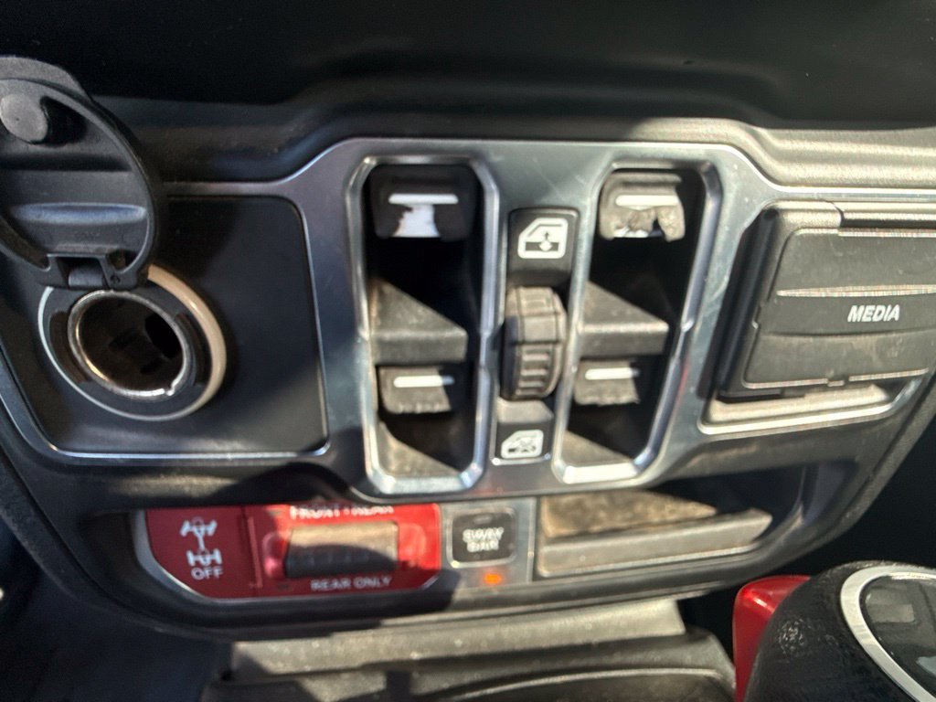 Used 2018 Jeep Wrangler Unlimited Rubicon AWD/4WD image 18