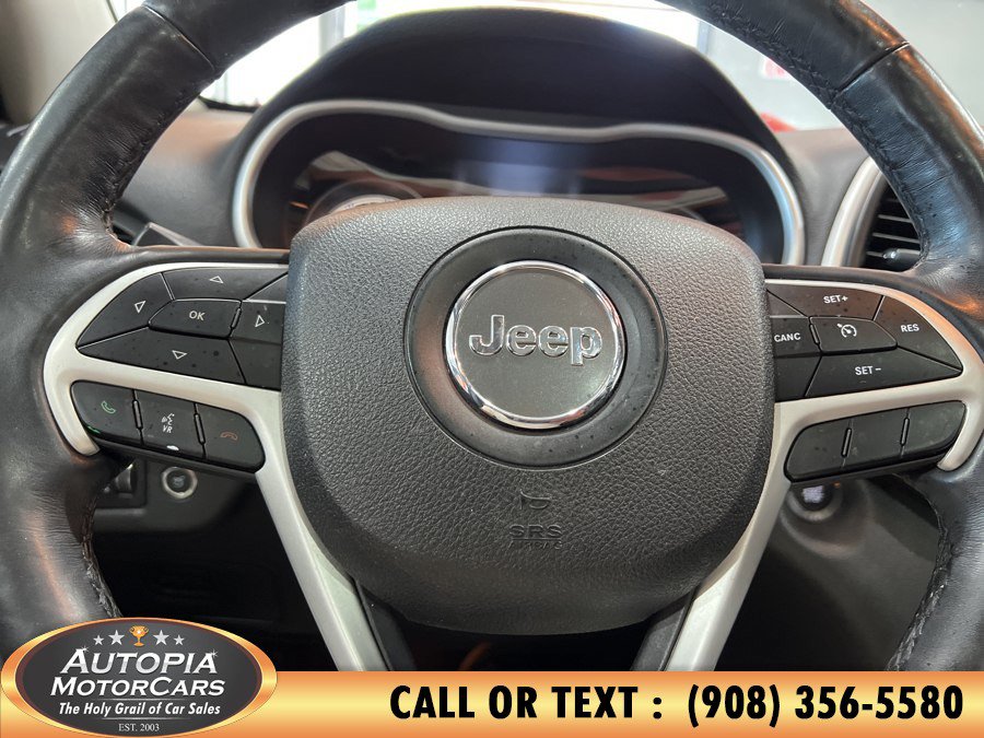 Used 2018 Jeep Cherokee Trailhawk AWD/4WD image 28