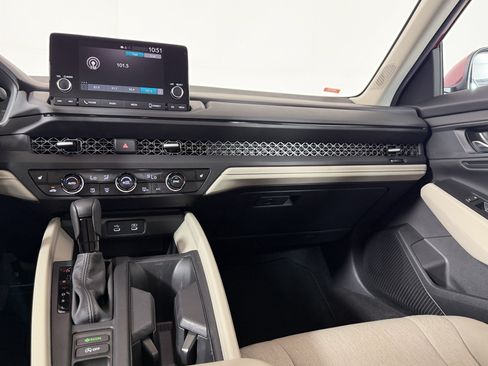Used 2024 Honda Accord EX image 17