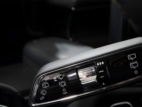 Used 2025 Lincoln Aviator Reserve w/ Equipment Group 201A image 18