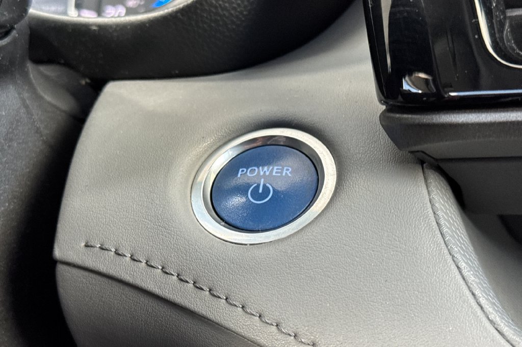 Used 2021 Toyota Highlander XLE AWD/4WD image 28