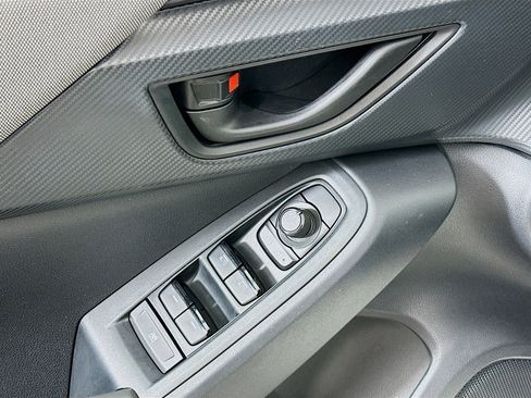 Used 2024 Subaru Crosstrek 2.0i Premium image 15