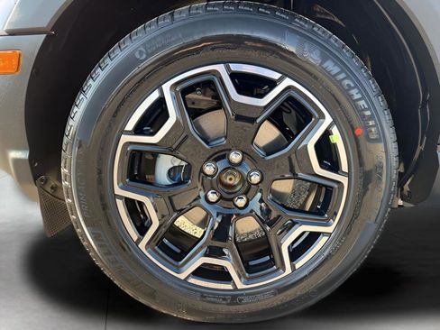 New 2026 Ford Bronco Sport Outer Banks w/ Outer Banks Tech Package+ AWD/4WD image 9
