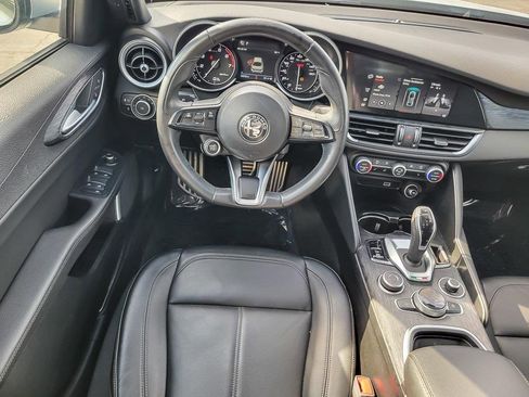 Used 2022 Alfa Romeo Giulia Sprint image 11
