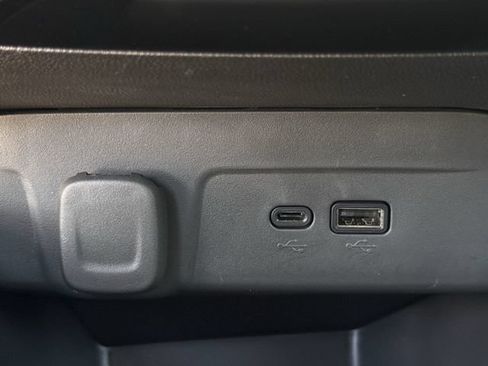 Certified 2025 Chevrolet Trax ACTIV FWD image 23