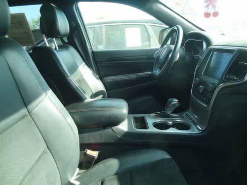 Used 2018 Jeep Grand Cherokee Altitude image 6