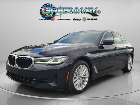 Used 2023 BMW 530i w/ Convenience Package image 4