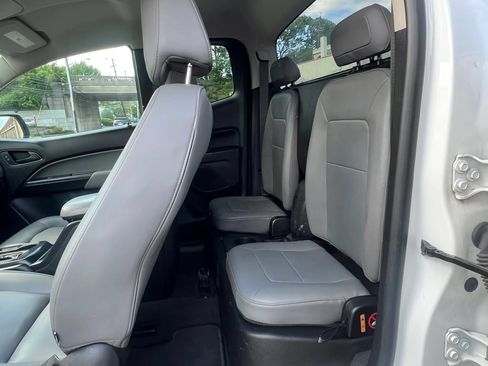 Used 2019 Chevrolet Colorado W/T w/ WT Convenience Package AWD/4WD image 27