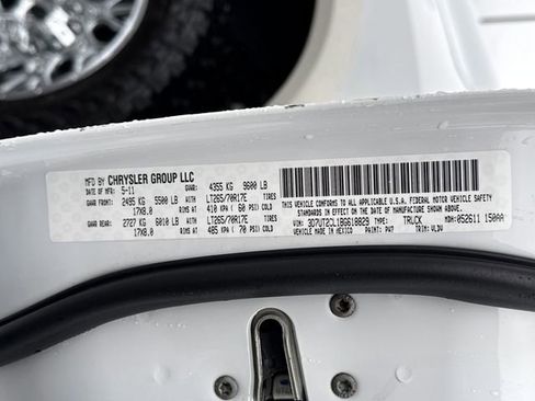 Used 2011 RAM 2500 Laramie w/ Protection Group image 21